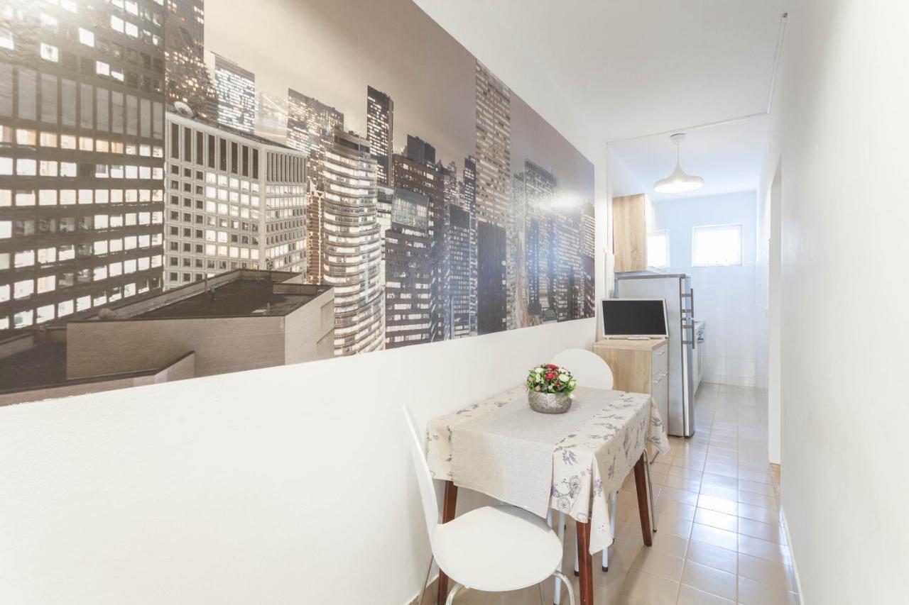Apartments Maras Makarska Rom bilde
