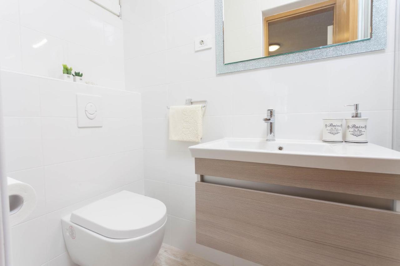 Apartments Maras Makarska Rom bilde