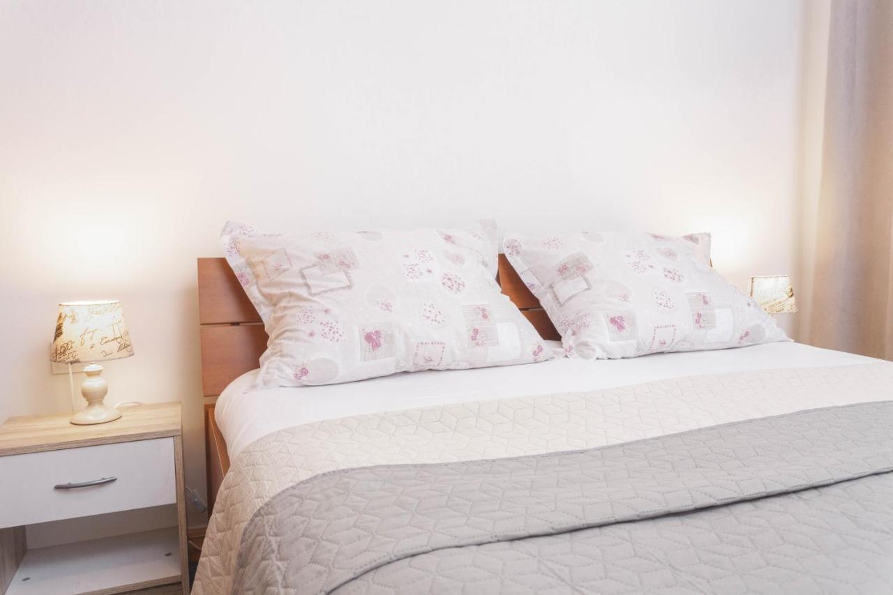 Apartments Maras Makarska Rom bilde
