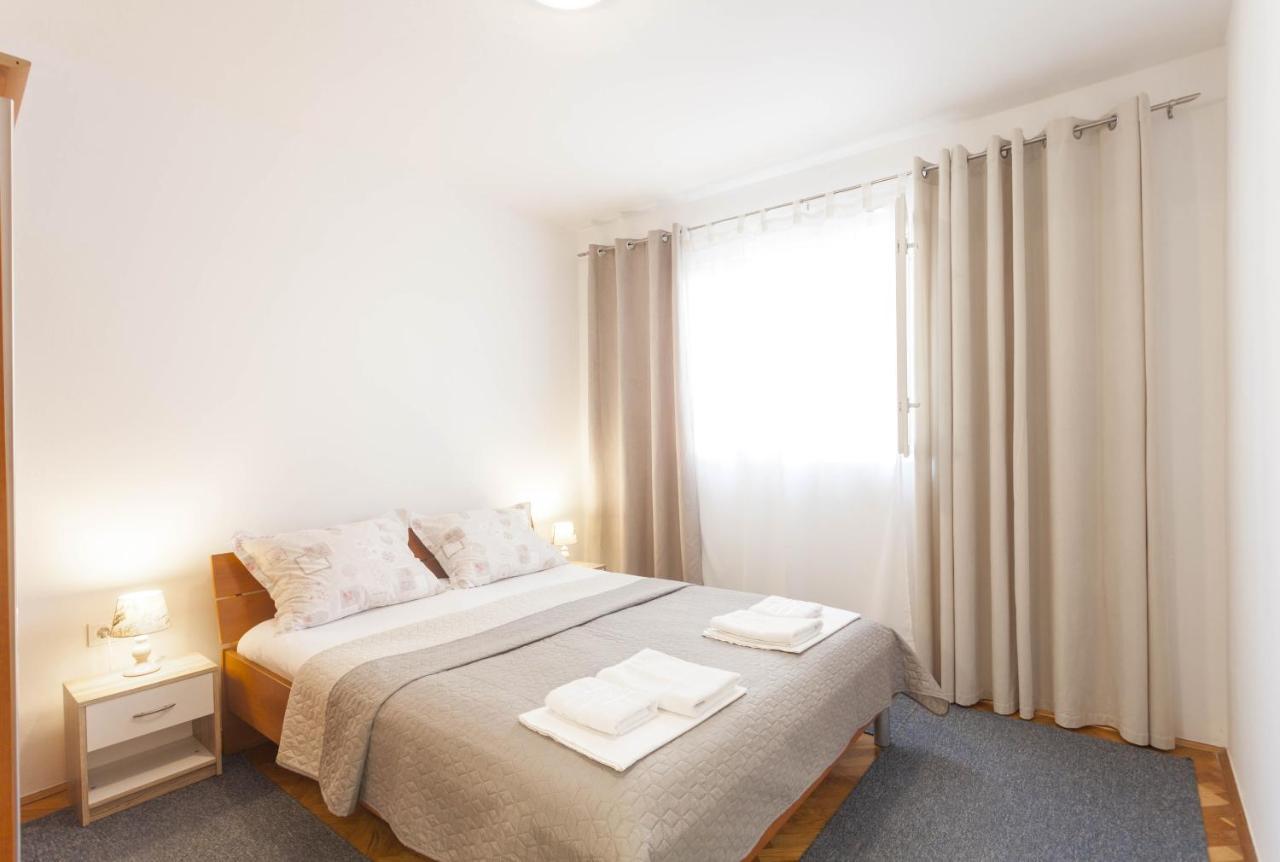 Apartments Maras Makarska Rom bilde